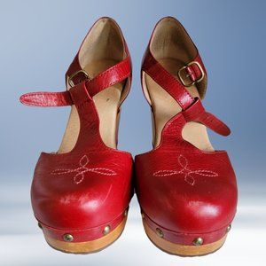 UGG Australia Red shoe with Box